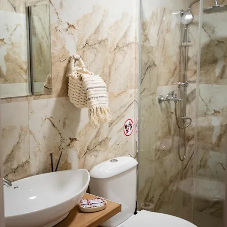 ема ゲストハウス