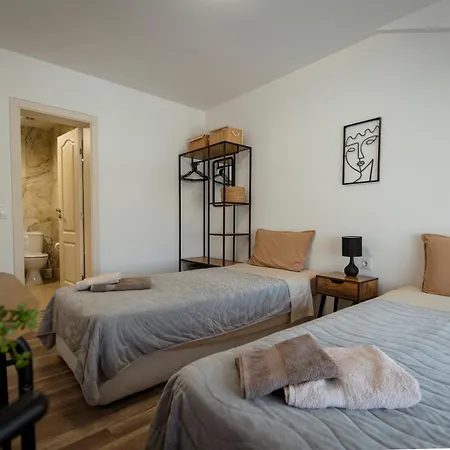 ゲストハウス ема